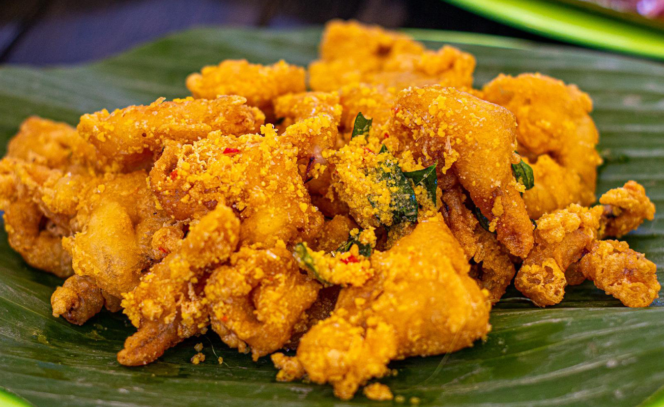 Hong Kong Street BBQ Live Seafood - Salted Egg Squid (Sotong)