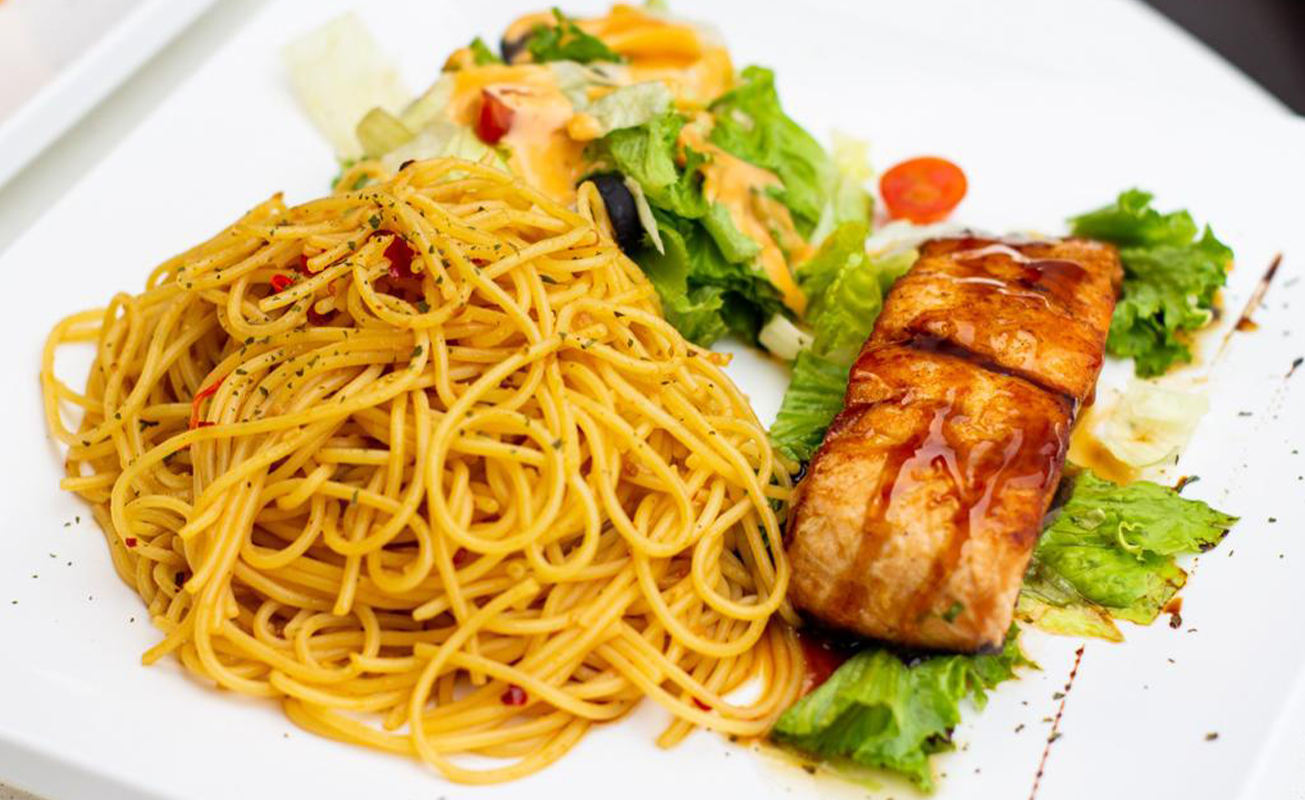 The Chef's Place - Salmon with Aglio Olio